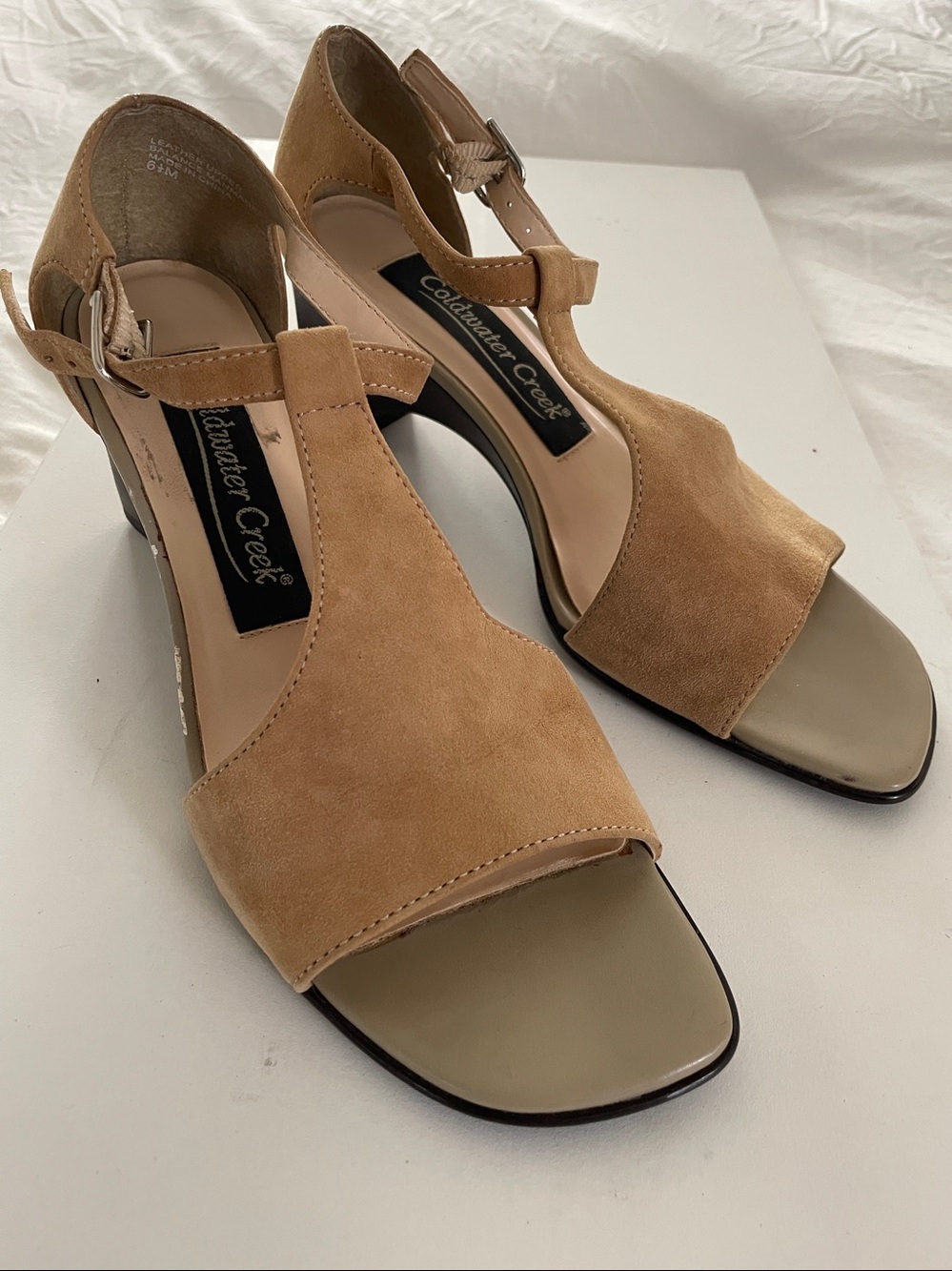 Coldwater Creek Genuine Suede Leather Wedge Heel T Strap Shoes Sandals Tan